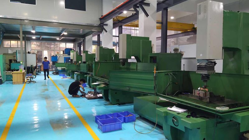 汽车配件吹塑模具定做的关键要素解析