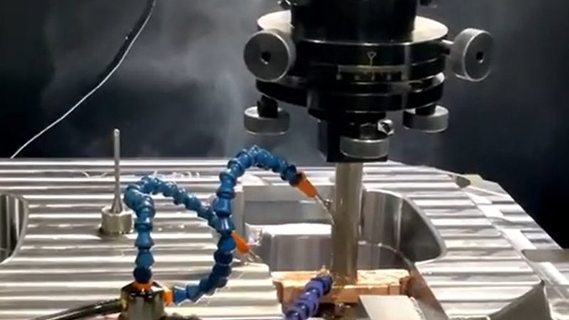 硅胶模具与钢模清洗对比：哪种更胜一筹？**